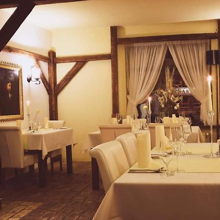 Barock Restaurant & Pension Topolcany Exterior photo
