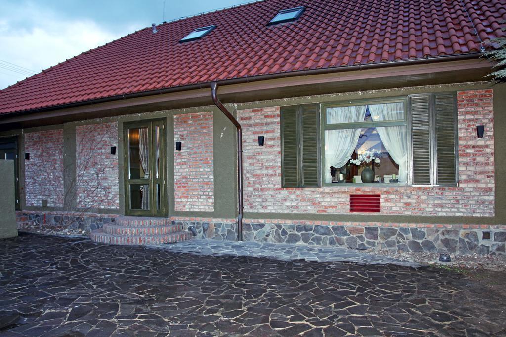Barock Restaurant & Pension Topolcany Room photo